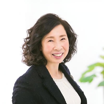 知華（ちはな）先生