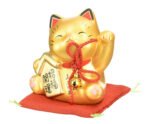 かわいい金色の招き猫 金運や人との良縁をまねく 左手上げ 招福開運