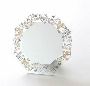 おしゃれでかわいい 八角形 風水ミラー 鏡 花柄フレーム フィールドフラワー 卓上・壁掛け 恋愛運・結婚運・家庭運